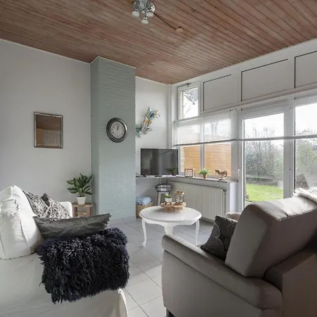 Cozy With Patio Holiday home *